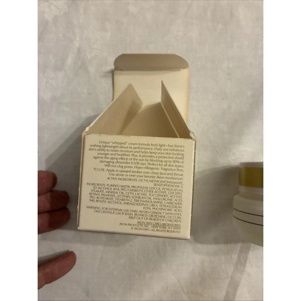 Vintage Avon Moisture Shield SPF 15 Cream 42g 1.5 OZ New In Box